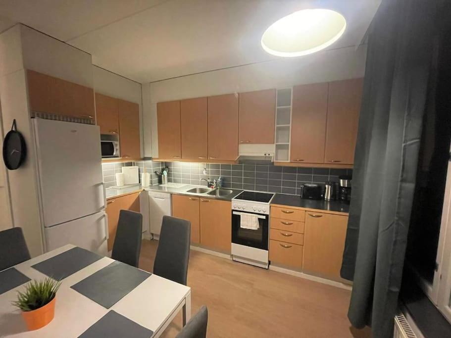 Apartment Kotimaailma - Saunallinen Kolmio Herttoniemessae *